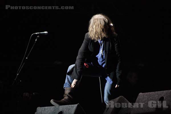 PATTI SMITH - 2005-07-08 - PARIS - Hippodrome de Longchamp - 